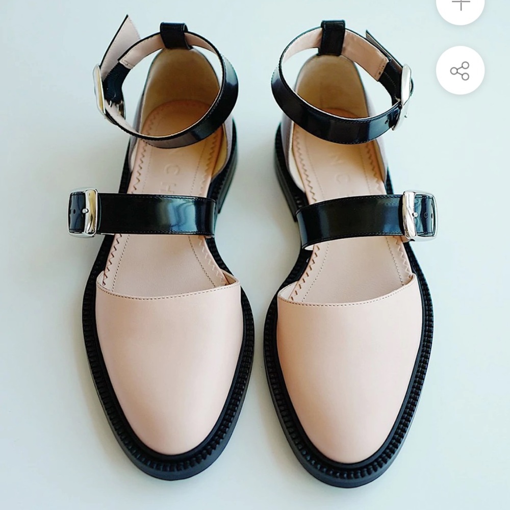 INCH2 NWOT Closed Toe sandals